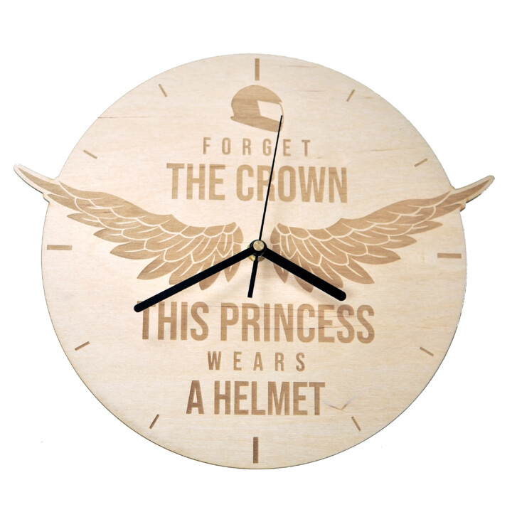 Forget the crown, this princess wears a helmet - drewniany zegar ścienny z grawerem