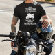 Bycie człowiekiem jest zbyt skomplikowane - nadszedł czas, żeby zostać motocyklistą - męska koszulka z nadrukiem