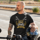 Najlepszy mąż jeździ motocyklem - męska koszulka na prezent dla motocyklisty