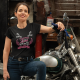 Najlepsza żona jeździ motocyklem - damska koszulka na prezent dla motocyklistki