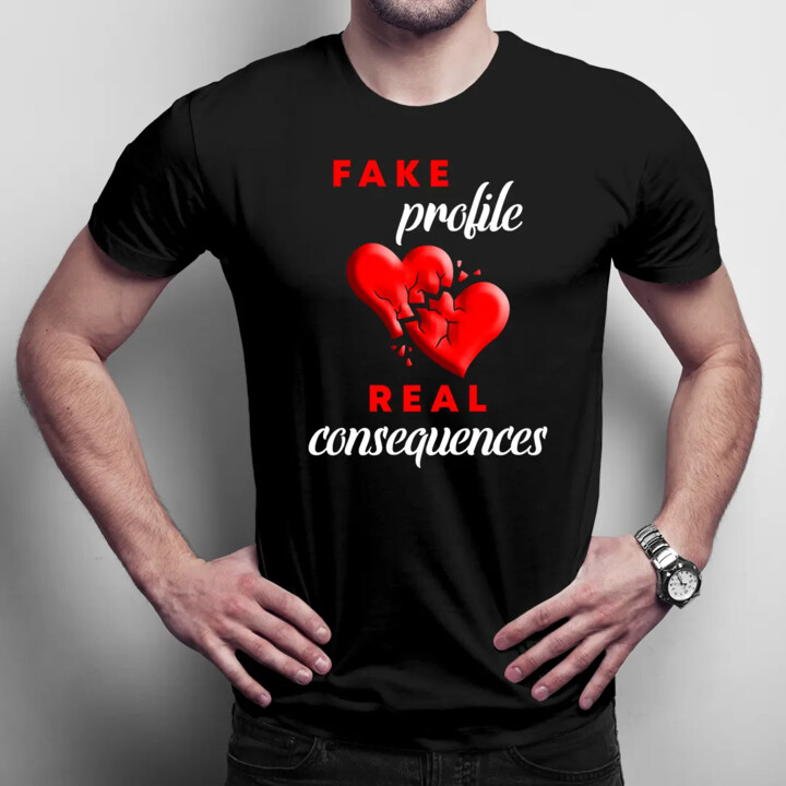 Fake profile, real consequences - męska koszulka z motywem serialu Fałszywy profil