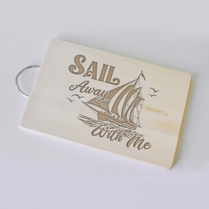 Sail Away With Me - drewniana deska z grawerem na prezent