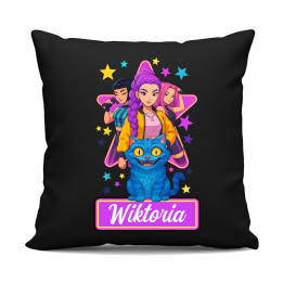 Rumi, Mira i Zoey - Huntrix  - czarna poduszka na prezent dla fanów filmu KPop Demon Hunters - produkt personalizowany