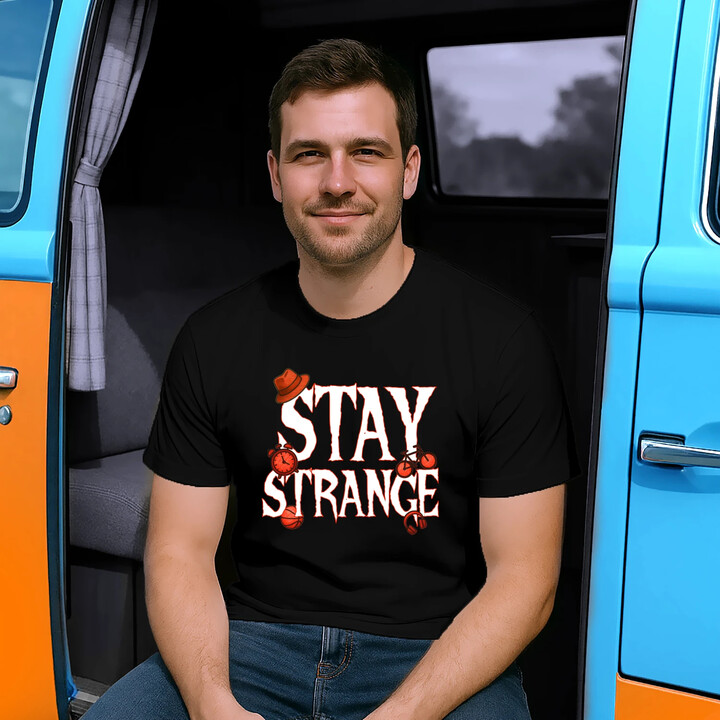 Stay strange - dla fanów serialu Stranger Things - męska koszulka na prezent