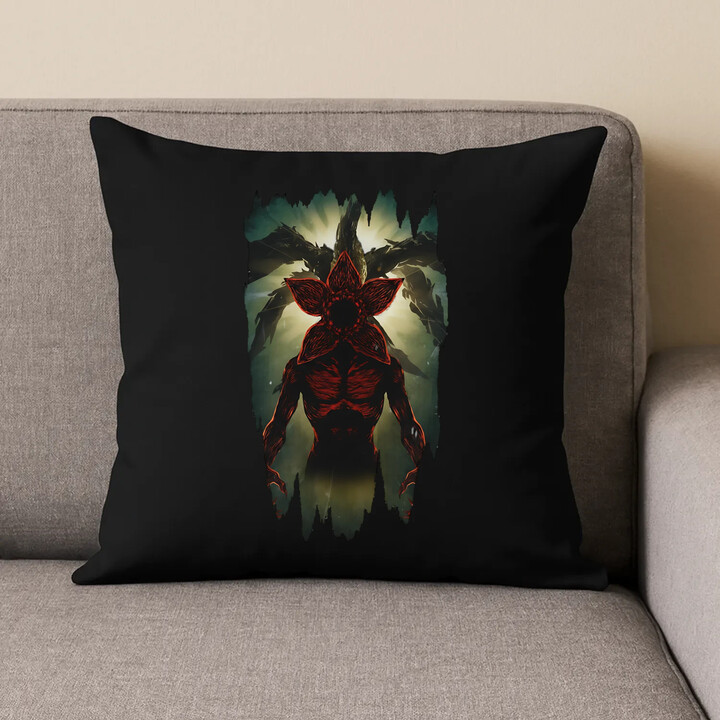Demogorgon - dla fanów serialu Stranger Things - czarna poduszka na prezent