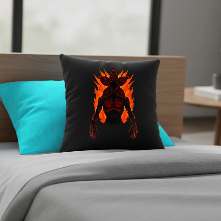 Demogorgon v2 - dla fanów serialu Stranger Things - czarna poduszka na prezent