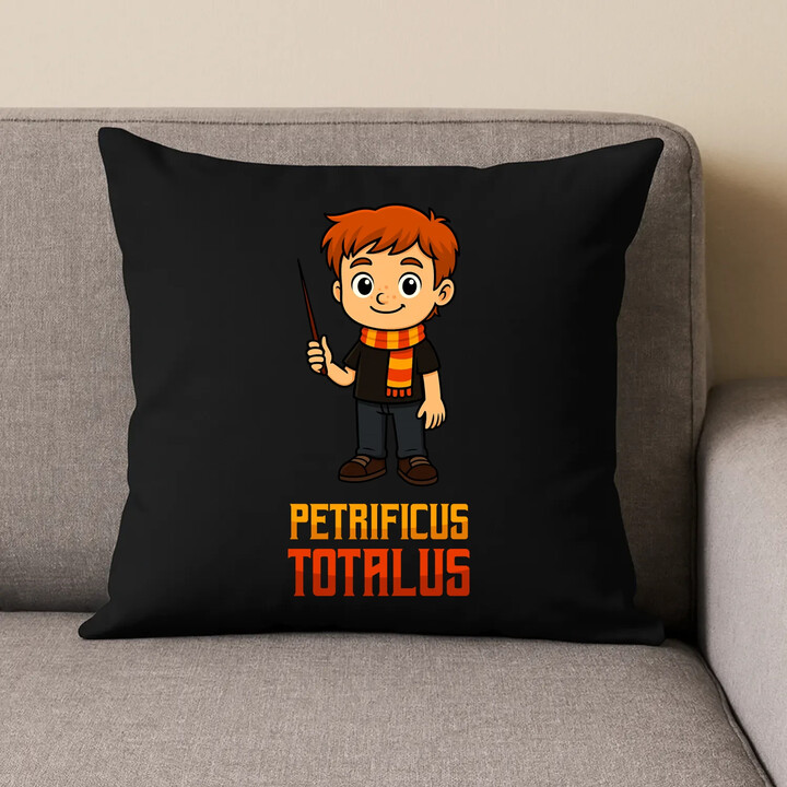 Petrificus Totalus - Ron Weasley - czarna poduszka na prezent dla fanów serii Harry Potter
