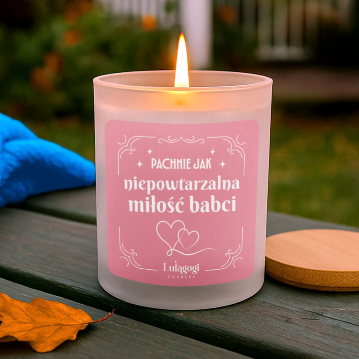 Pachnie jak niepowtarzalna miłość babci - świeczka zapachowa na prezent dla babci