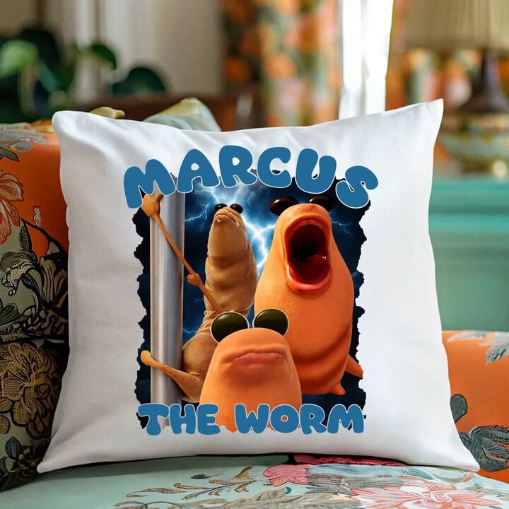 Marcus the worm - poduszka na prezent