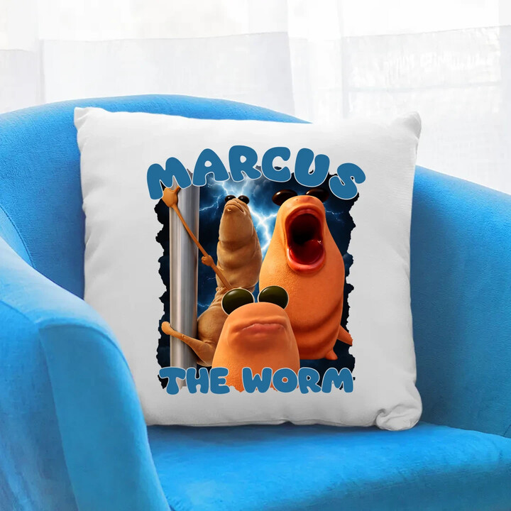 Marcus the worm - poduszka na prezent