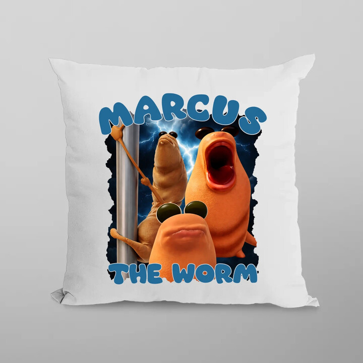 Marcus the worm - poduszka na prezent