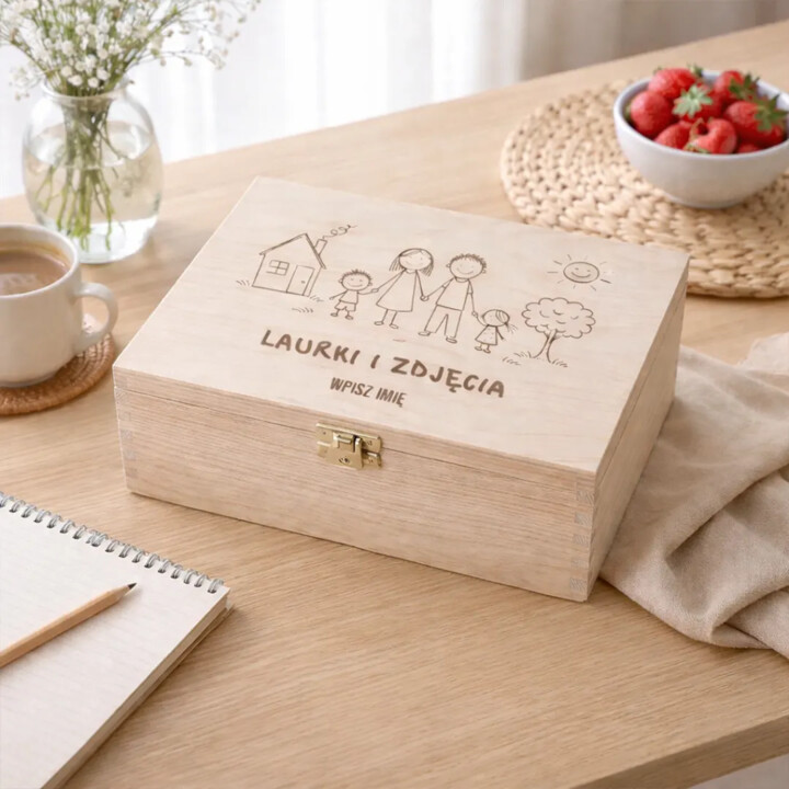 Laurki i Zdjęcia - drewniane pudełko z grawerem na prezent - produkt personalizowany