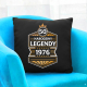 50 lat - Narodziny legendy 1976 v2 - czarna poduszka na prezent
