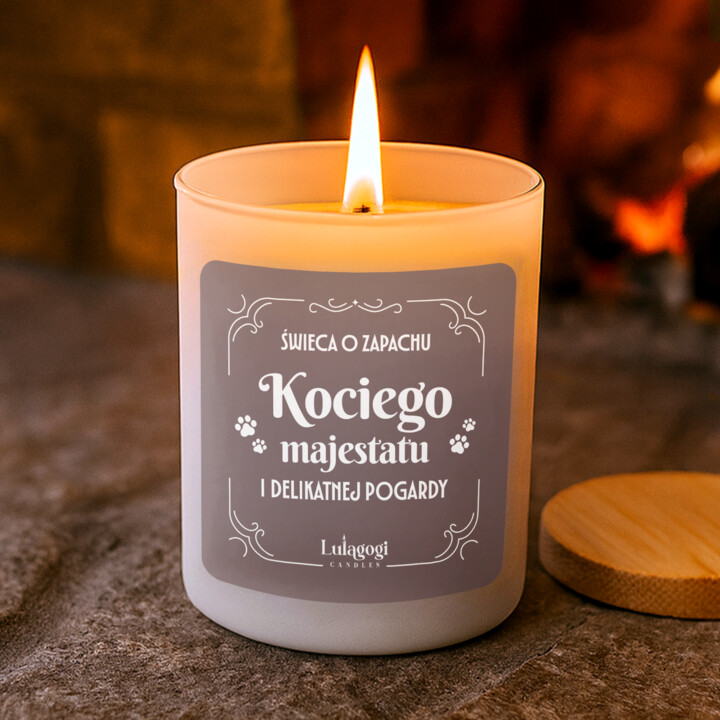 Świeca o zapachu kociego majestatu i delikatnej pogardy - świeczka zapachowa na prezent