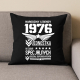 Narodziny legendy 1976 - Oddział Superbohaterów - czarna poduszka na prezent
