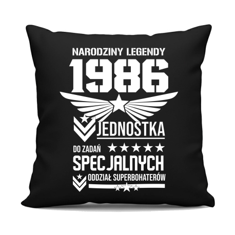 Narodziny legendy 1986 - Oddział Superbohaterów - czarna poduszka na prezent