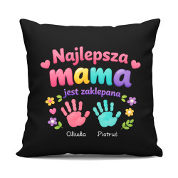 Najlepsza mama jest zaklepana + imiona - czarna poduszka na prezent - produkt personalizowany