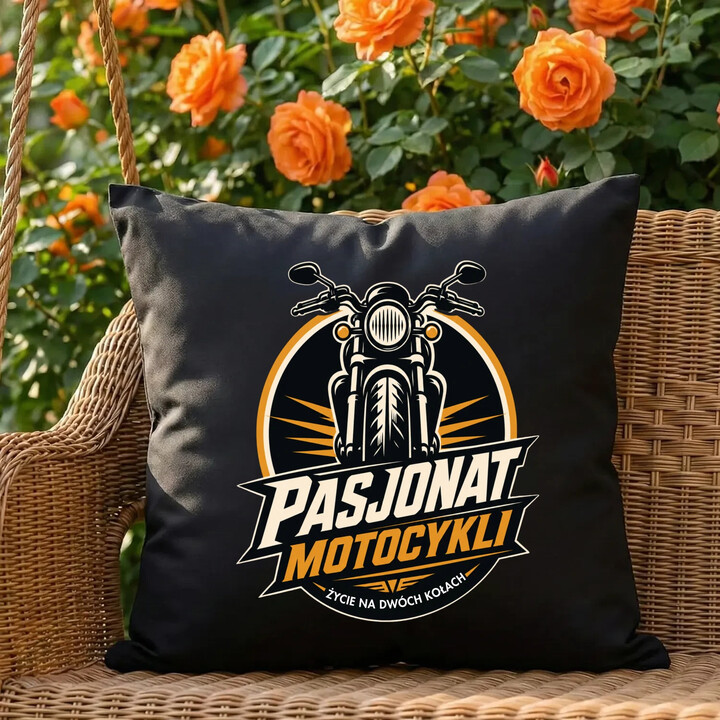 Pasjonat motocykli. Życie na dwóch kołach - czarna poduszka na prezent