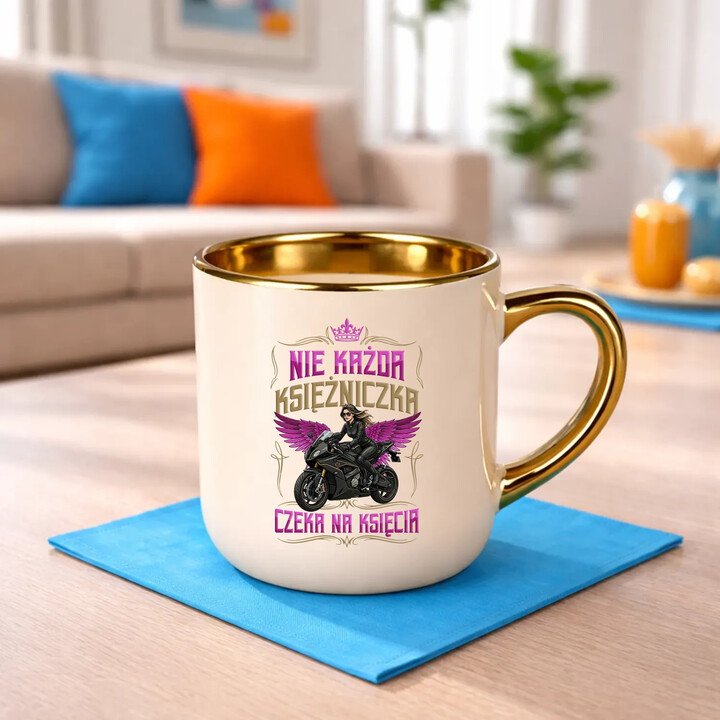 Nie każda księżniczka czeka na księcia - kubek elegancki na prezent