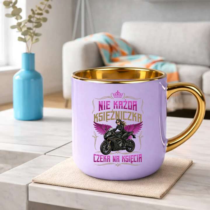 Nie każda księżniczka czeka na księcia - kubek elegancki na prezent