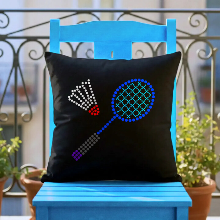 Badminton z kropek - dzień kropki - czarna poduszka na prezent