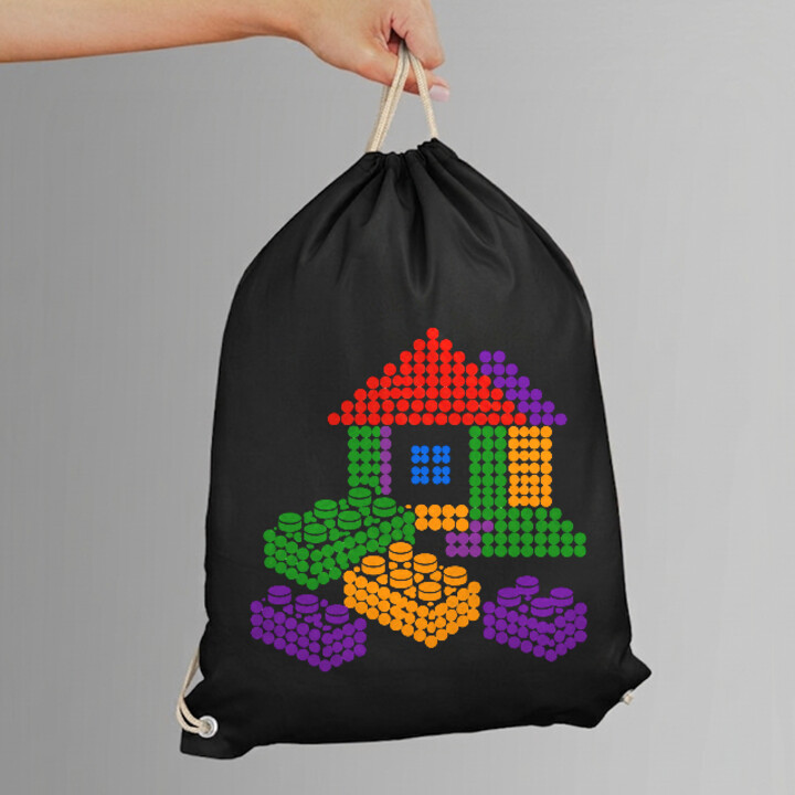 Domek z klocków z kropek - dzień kropki - worko-plecak na prezent - inspirowane klockami LEGO