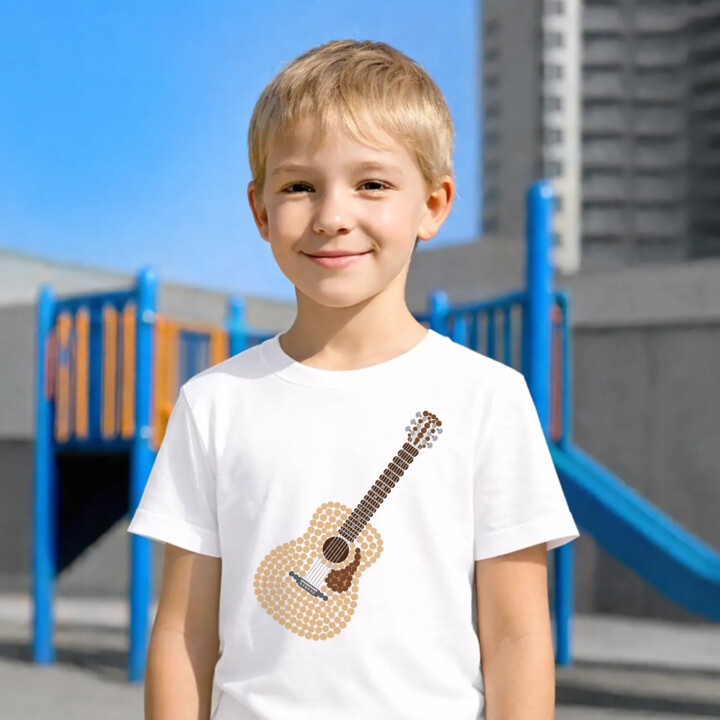 Gitara akustyczna z kropek - dzień kropki - dziecięca koszulka na prezent