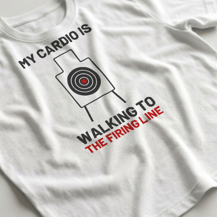 My cardio is walking to the firing line - męska koszulka dla strzelca