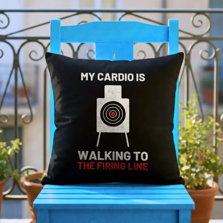 My cardio is walking to the firing line - czarna poduszka dla strzelca