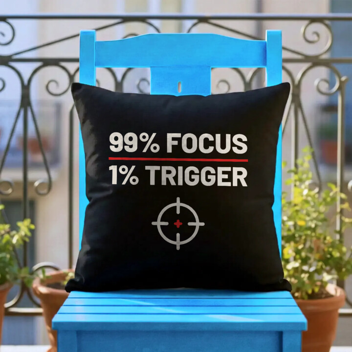99% focus, 1% trigger - czarna poduszka dla strzelca