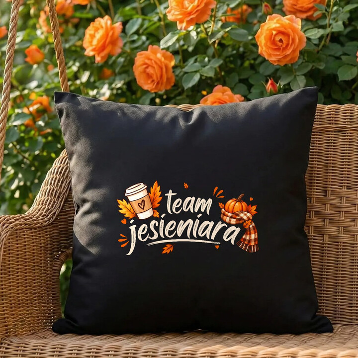 Team jesieniara - czarna poduszka na prezent