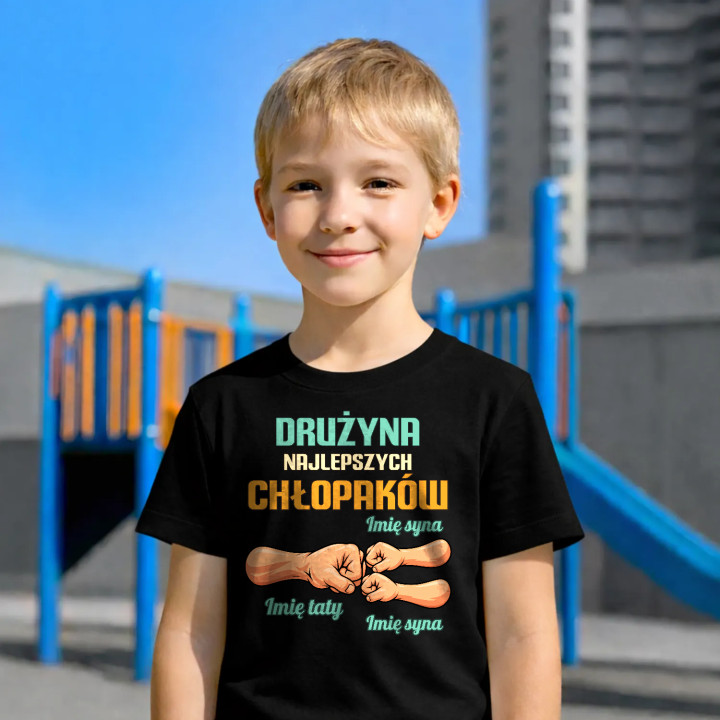 Komplet dla taty i dwóch synów - Drużyna najlepszych chłopaków z imionami - 3 koszulki z nadrukiem - produkt personalizowany