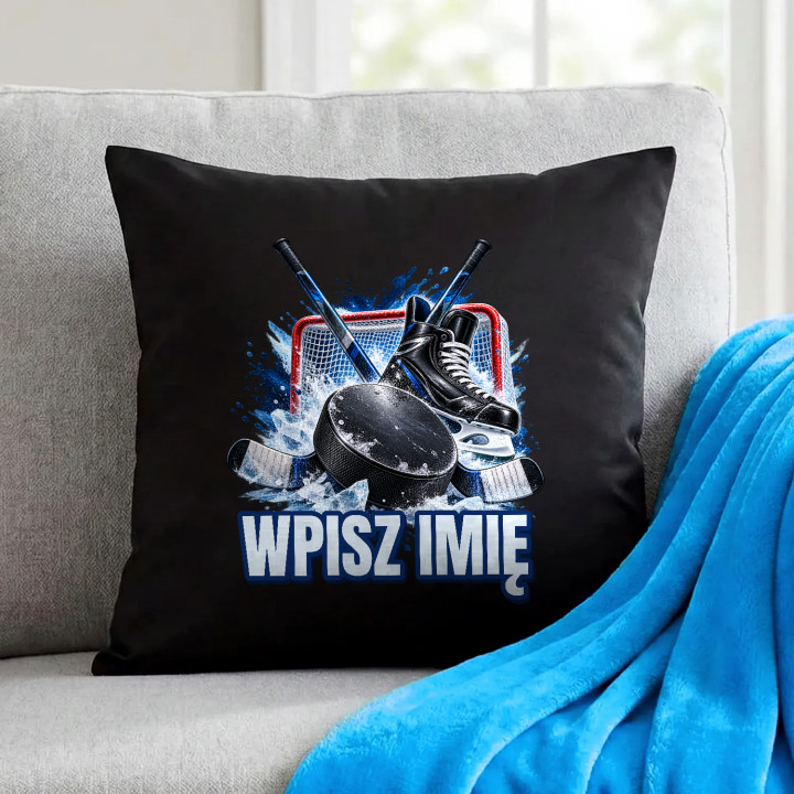 Hokej (imię) - krążek, kije i łyżwa - czarna poduszka na prezent - produkt personalizowany