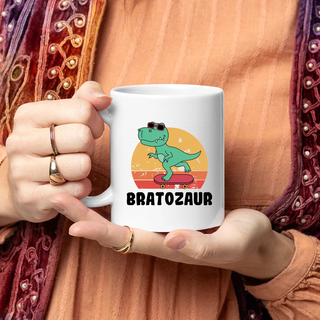 Bratozaur - śmieszny kubek na prezent dla brata
