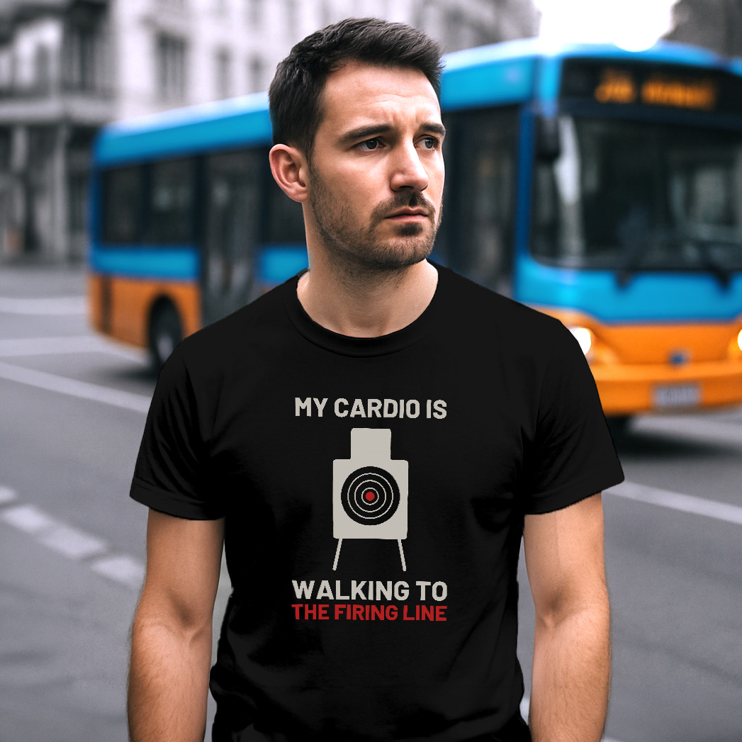 My cardio is walking to the firing line - męska koszulka dla strzelca