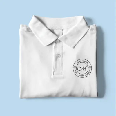 Biała koszulka polo z okrągłym logo firmy