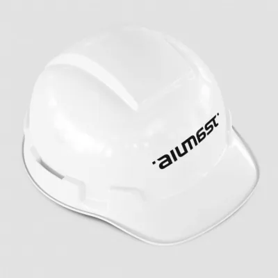 Biały kask ochronny z nadrukiem logo